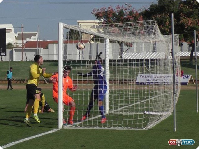 הכדור עובר במלוא הקיפו (שקד מורג)